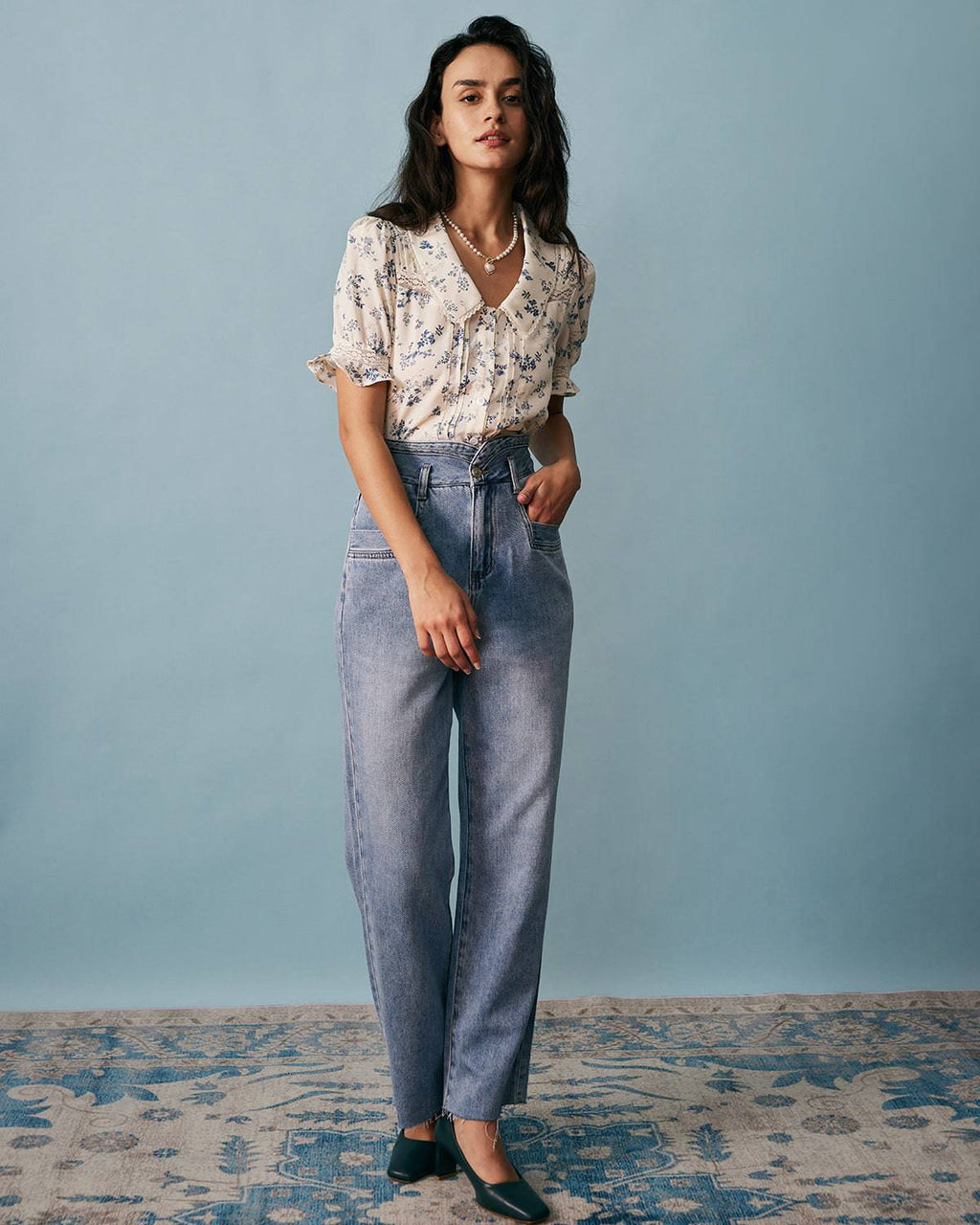Camisa plisa floral con encaje